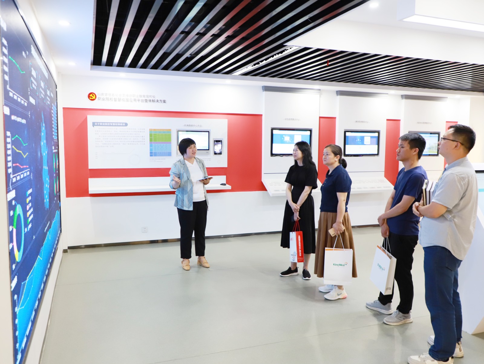 IMG_9751.jpg IMG_9751.jpg